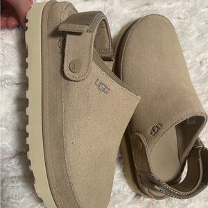 UGG Goldenstar Sand Slip-On Shoes with Soft Suede Material and Thick Rubber Sole